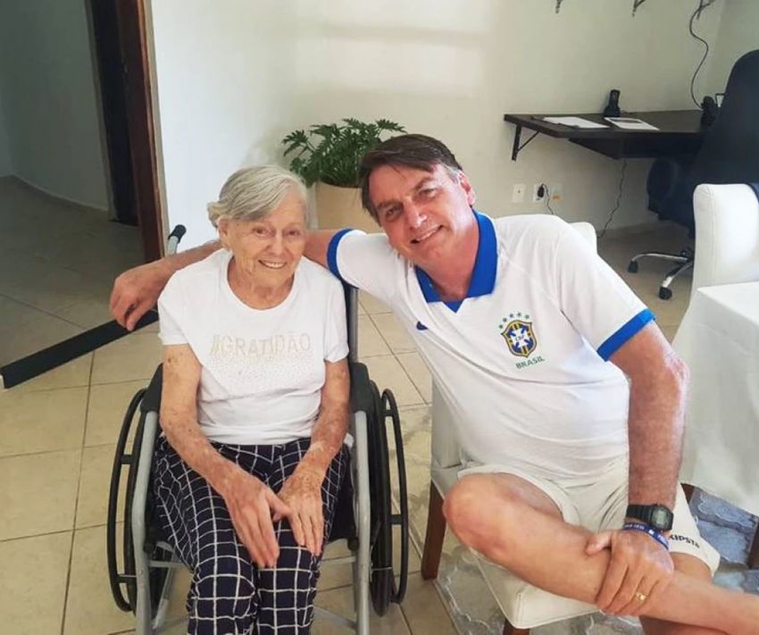Mãe de Jair Bolsonaro morre aos 94 anos no interior de São Paulo