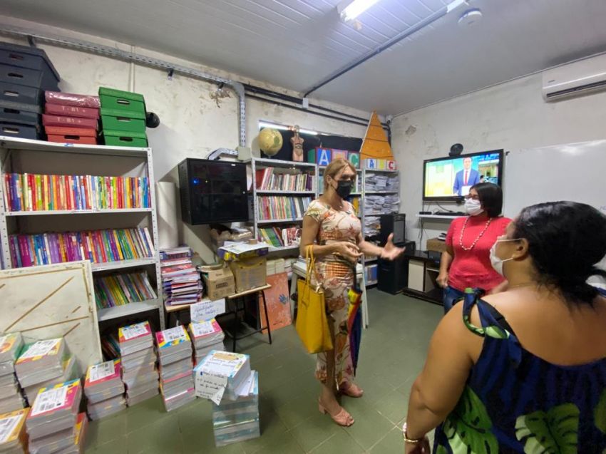 Linda Brasil visita unidades de saúde e ensino do município