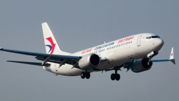 Avião que caiu na China despencou 6 mil metros em dois minutos