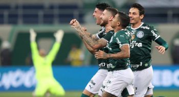 Palmeiras vence Emelec, Rony bate recorde e time segue 100% na Libertadores