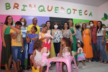 Aluna do curso de Serviço Social da Unit inaugura Brinquedoteca em Itaporanga