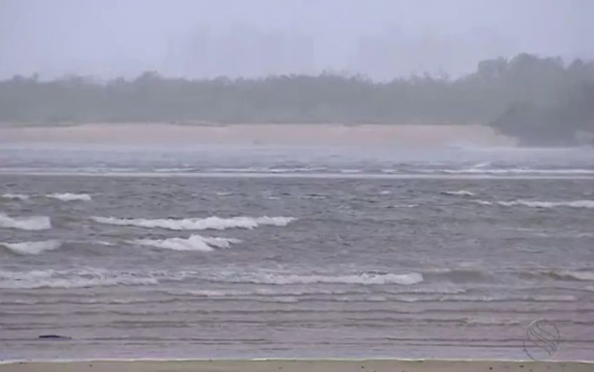Marinha alerta para mau tempo e ressaca do mar em Sergipe