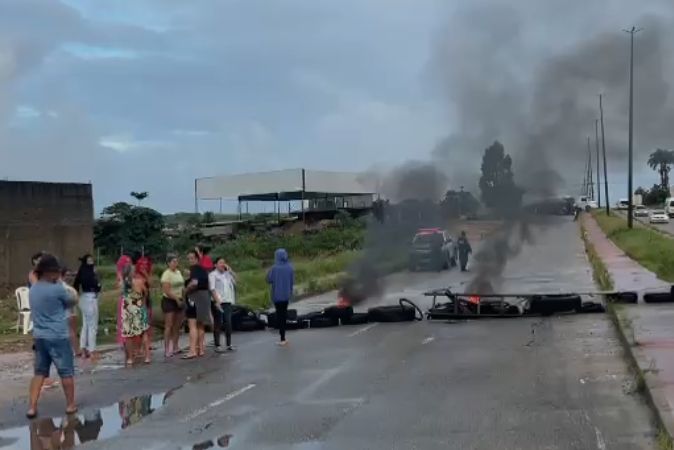 Moradores do loteamento Santa Cecília protestam contra falta de infraestrutura