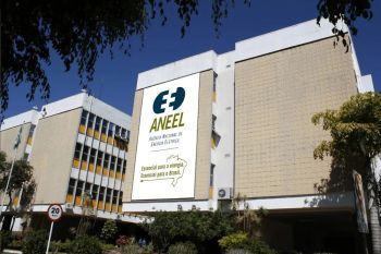 Aneel manda operadoras de energia se prepararem para emergência climática