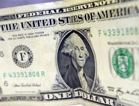 Dólar fecha perto dos R$ 3,70 após três pregões de queda