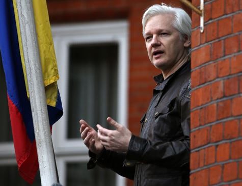 Justiça sueca reabre caso por suposto estupro contra Assange