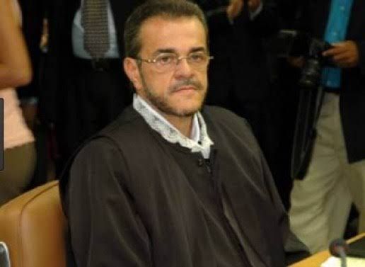Flávio Conceição ganha mais uma