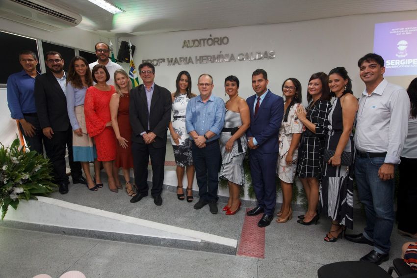 Belivaldo empossa de forma inédita novos Diretores Regionais de Educação aprovados por processo seletivo