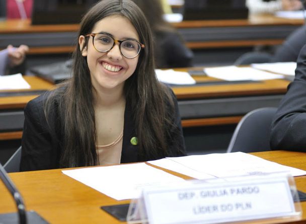 Projeto de ex-aluna do Atheneu que tramita no Senado está disponível para votação em Consulta Pública