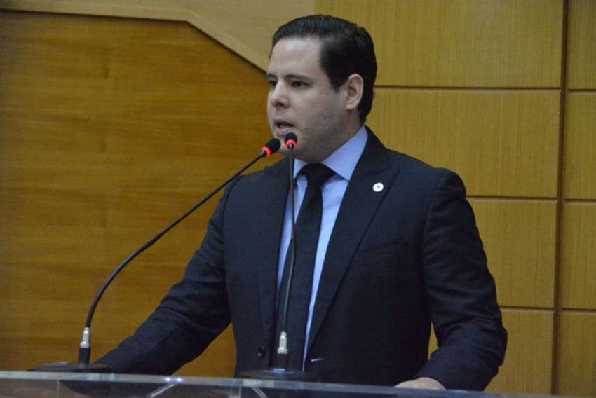 Rodrigo: 'Milhões gastos em consultorias e a obra do CIC não termina!'