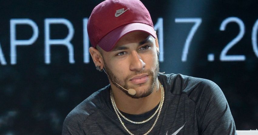 Neymar é acusado de estupro em Paris; mulher registrou BO em SP