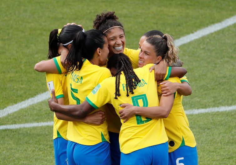 Com show da atacante Cristiane, o Brasil derrota a Jamaica por 3 a 0