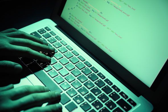 Febraban alerta a população para golpe virtual em compras para o Dia dos Namorados
