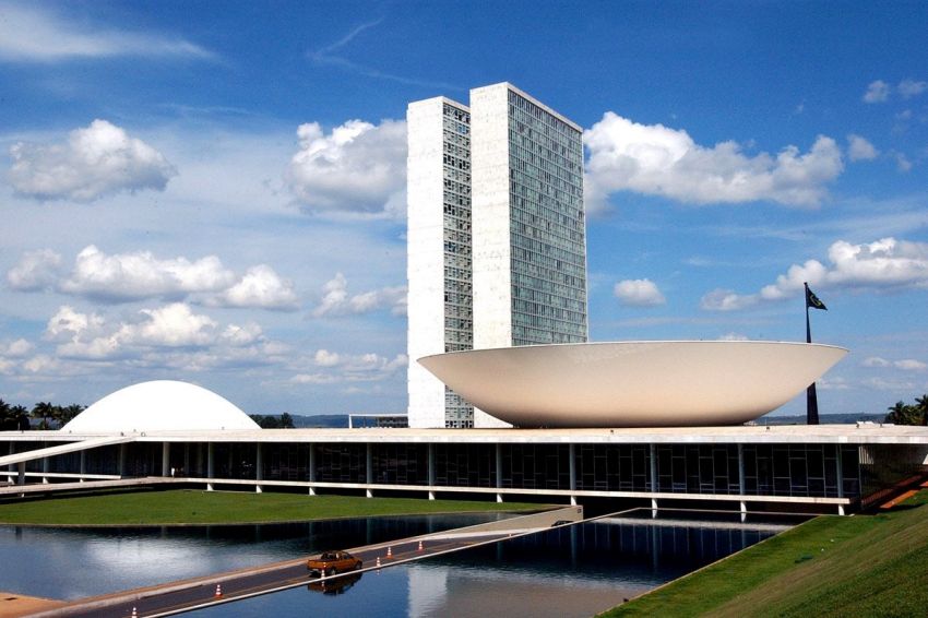 Após acordo, comissão do Congresso aprova crédito extra de R$ 248,9 bilhões ao governo