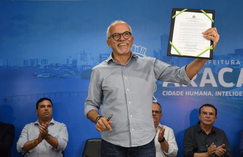 Edvaldo sanciona lei que renova e amplia convênio com o Ipesaúde