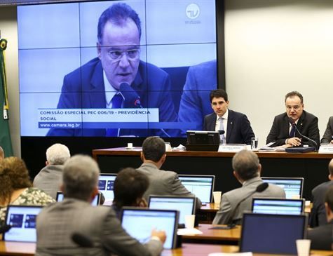 Discussões da reforma da Previdência seguem em meio à semana de São João