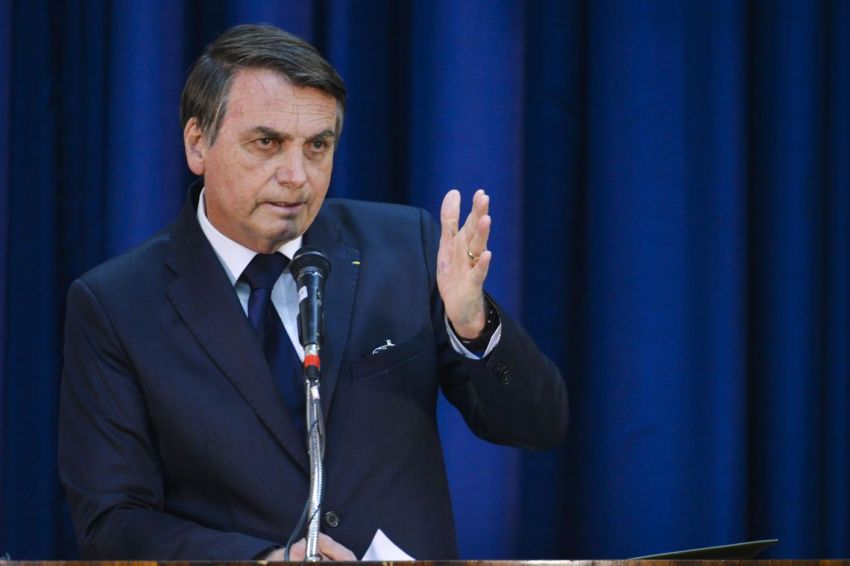 Bolsonaro cogita indicar filho para ser embaixador nos EUA