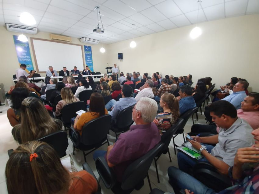 FAMES e COSEMS apresentam proposta sobre ponto eletrônico e carga horária dos médicos