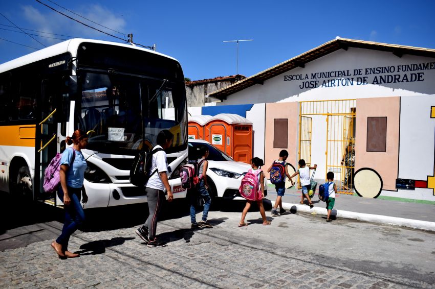 Prefeitura retoma as aulas na Emef José Airton de Andrade, no Largo da Aparecida