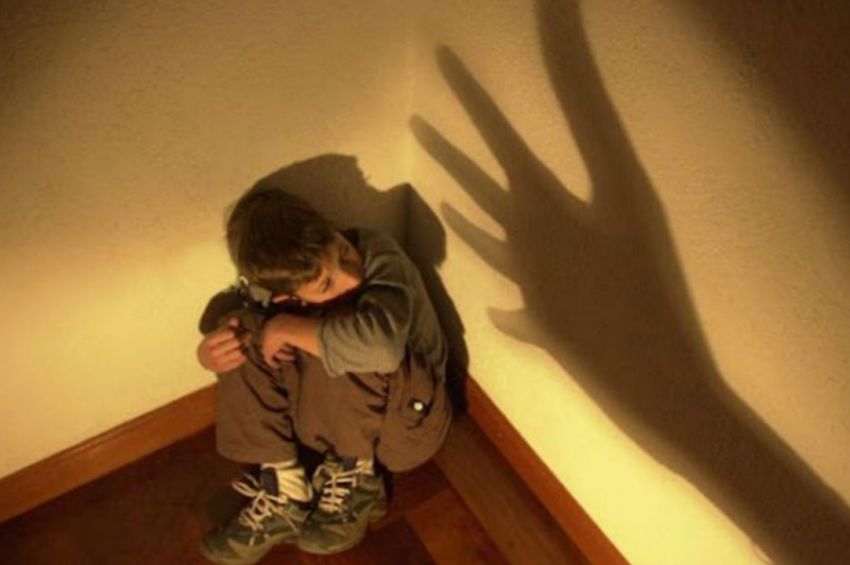 Mãe é presa por crime de tortura contra filho de 9 meses