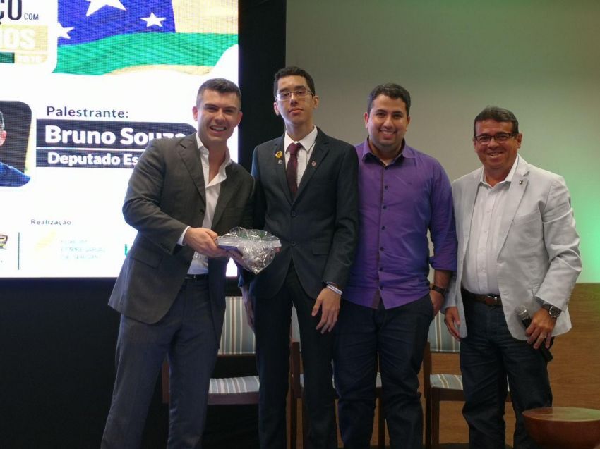Liberdade econômica é tema de debate entre empresários e parlamentar catarinense