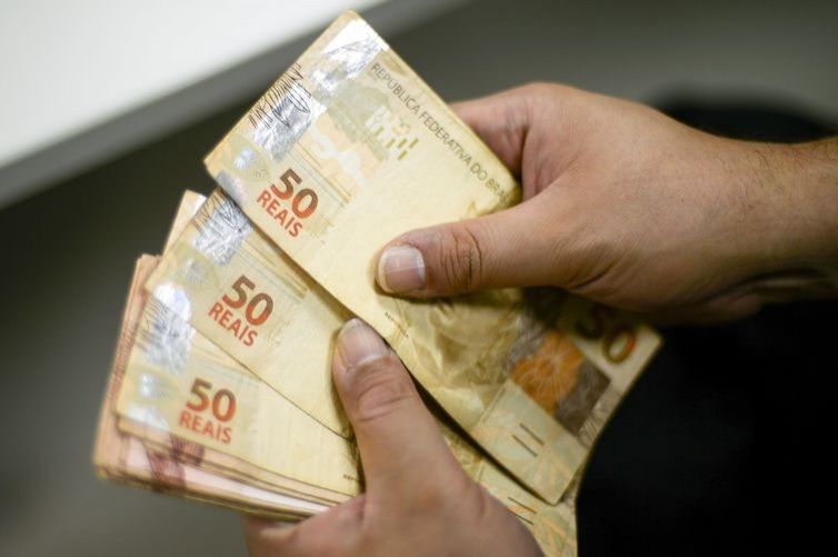 Inflação para famílias com renda mais baixa fica em 0,11% em agosto