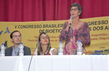 Kitty prestigia Congresso Latino-Americano de Bioética e Direitos dos Animais