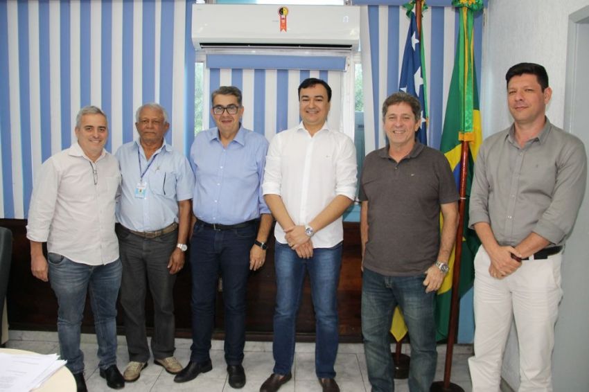 Coordenador do Ministério da Agricultura apresenta à Cohidro projetos de irrigação para o Nordeste
