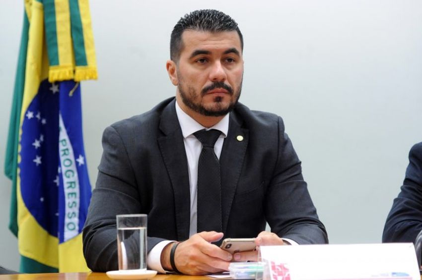 Deputado federal do DF é acusado de aplicar golpes milionários no Brasil e nos EUA