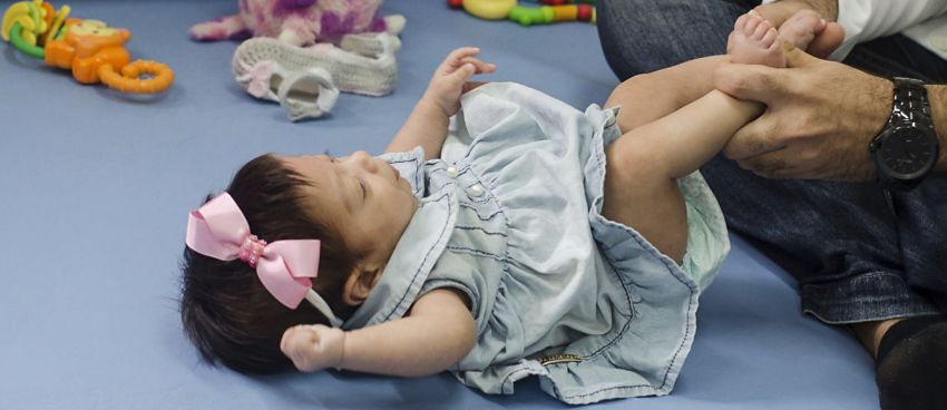 Fisioterapia contribui para o desenvolvimento de bebês prematuros