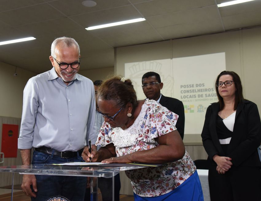 Edvaldo empossa 720 conselheiros locais de Saúde: 'mais um momento democrático da nossa gestão'