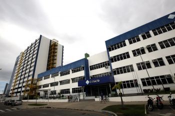 Estácio festeja ascensão de Faculdade a Centro Universitário