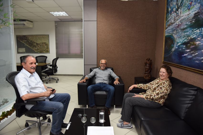 Edvaldo se reúne com senadora Maria do Carmo para discutir emendas para Aracaju