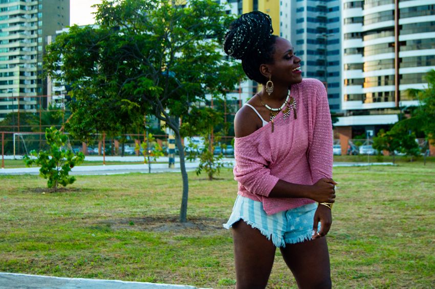 Winnie brinda o público com pocket show gratuito