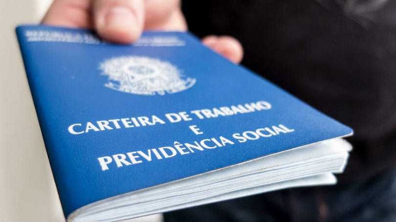 Taxa de desemprego recua para 11,8% em agosto