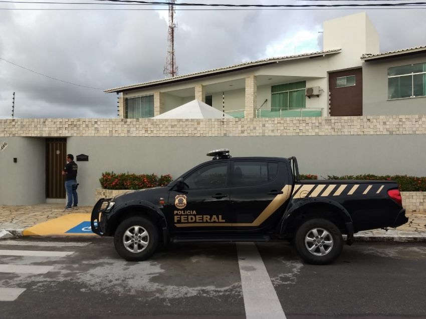 PF cumpre mandados contra candidata suspeita de crimes eleitorais