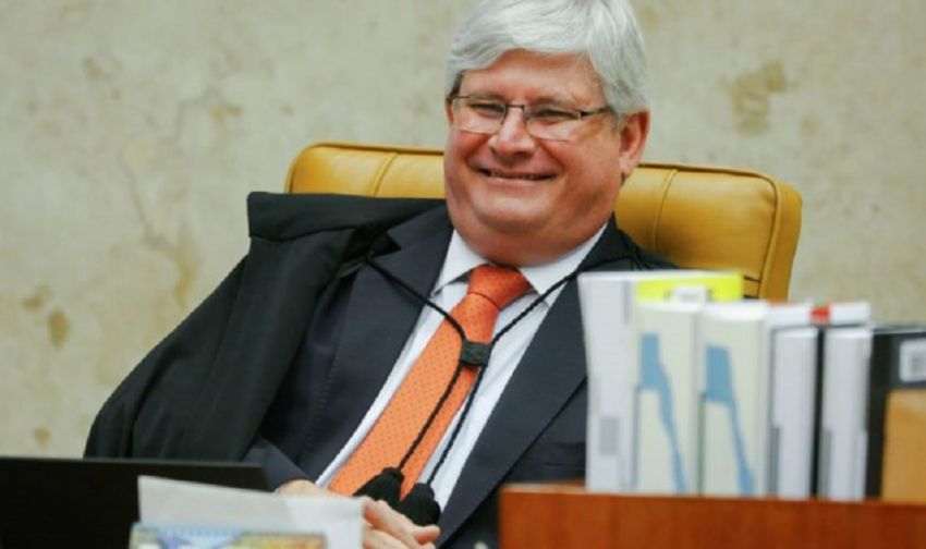 CCJ da Câmara aprova convite para ouvir Janot
