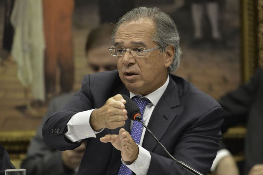 Após derrota na Previdência, Guedes manda compensar 'cada bilhão perdido'