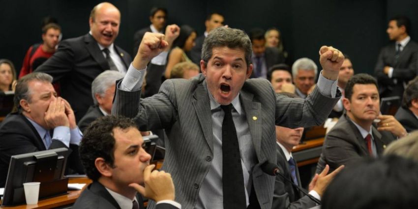 Câmara valida lista que mantém Delegado Waldir na liderança do PSL na Câmara