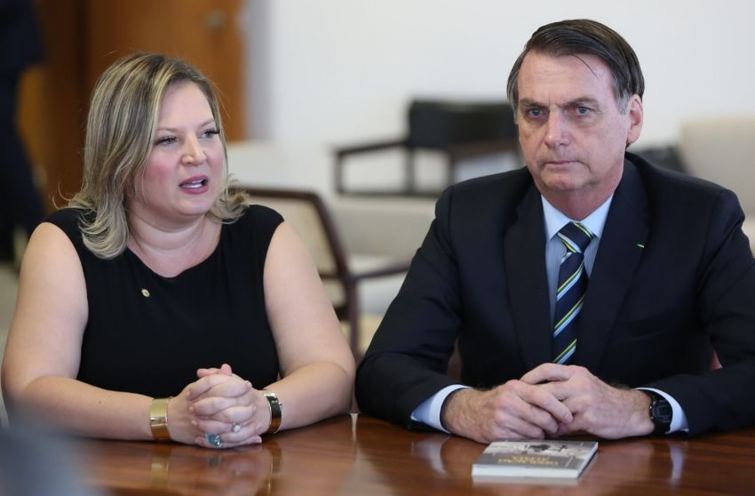 Bolsonaro tira Joice Hasselman da liderança do governo no Congresso