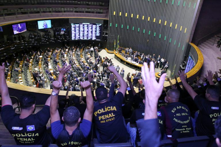 Câmara aprova em 2° turno PEC que cria polícias penais