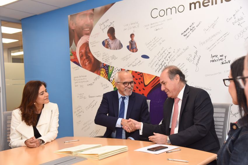 Prefeito Edvaldo assina contrato de R$ 300 milhões com o BID: 'é um momento histórico e uma grande vitória para Aracaju'