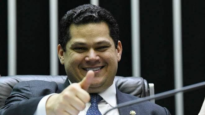 Senado aprova PEC Paralela da Previdência em segundo turno