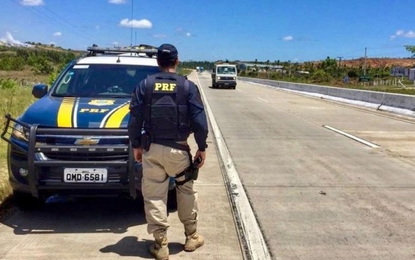 Homem é preso ao comparecer à PRF para retirar veículo