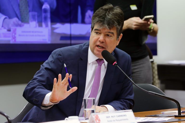 PEC garante estabilidade para gestante com qualquer tipo de vínculo empregatício