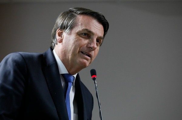 Bolsonaro faz procedimento para retirar lesões de pele, diz Planalto