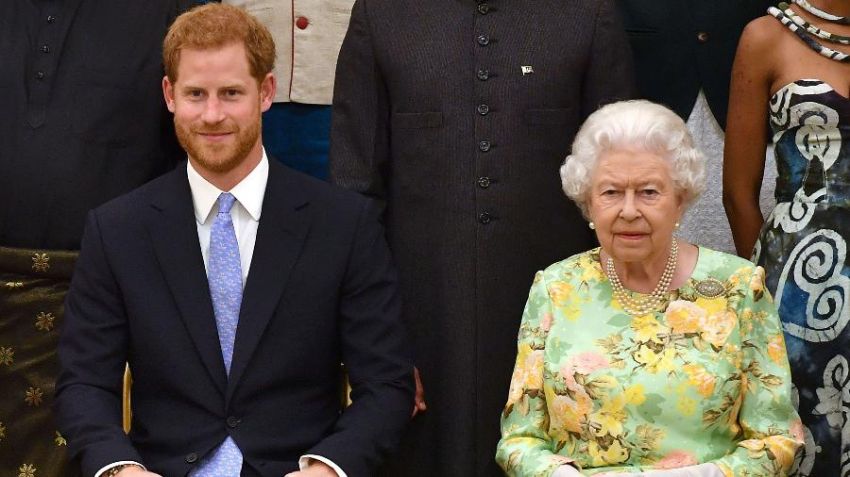 Principe Harry se reunirá com a rainha Elizabeth II após abdicar funções da realeza