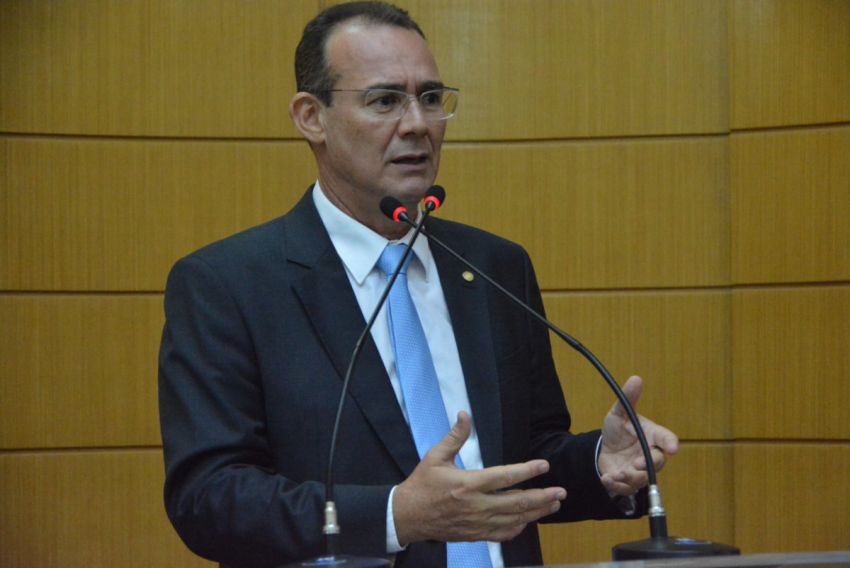 Zezinho comemora produção de combustíveis para navios
