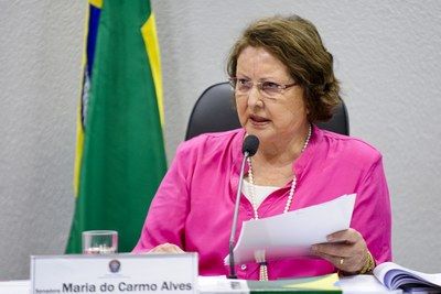 Senadora participa de discussão e defende política pública de difusão sobre a doença de Fabry