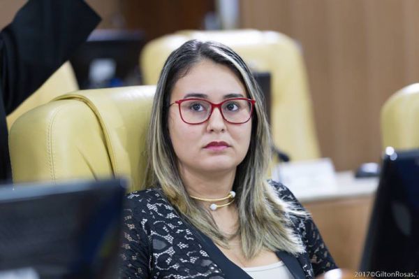 Não vamos ficar de braços cruzados, diz Kitty sobre morte de gatos na Sementeira